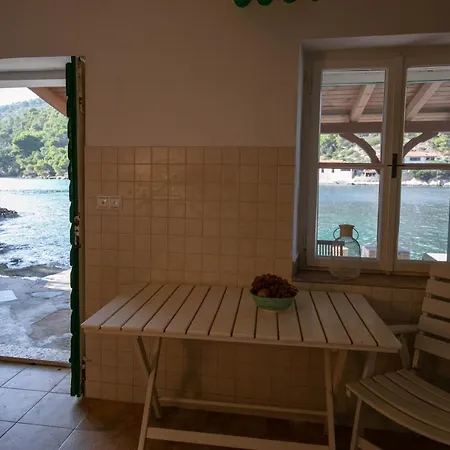 Waterfront House Stoncica *